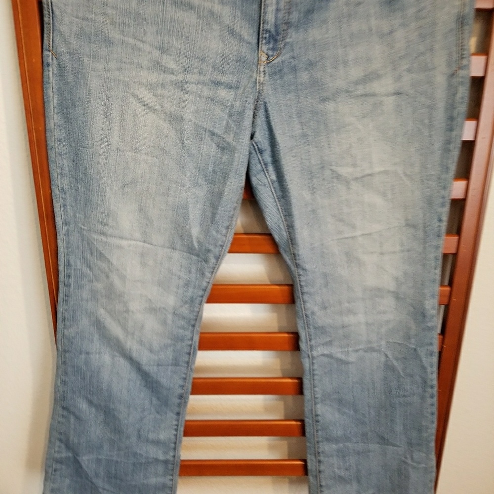 Light wash, super soft old navy jeans size 18